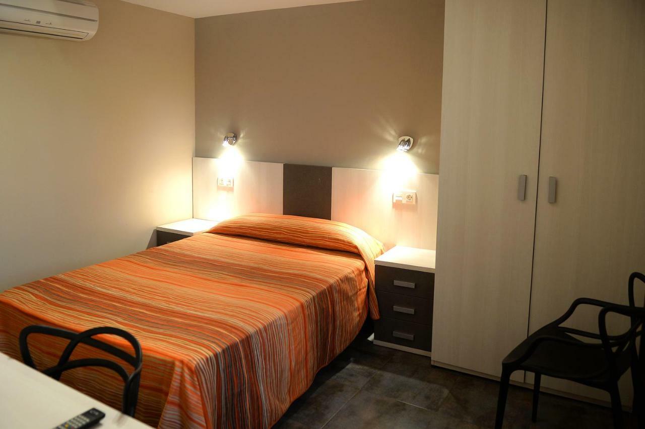 Hostal Palacete De Los Arcedianos Tarazona ภายนอก รูปภาพ